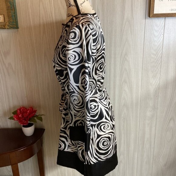 Allison Taylor Black and White Sheath Dress with Bell Sleeves - Picture 2 of 9